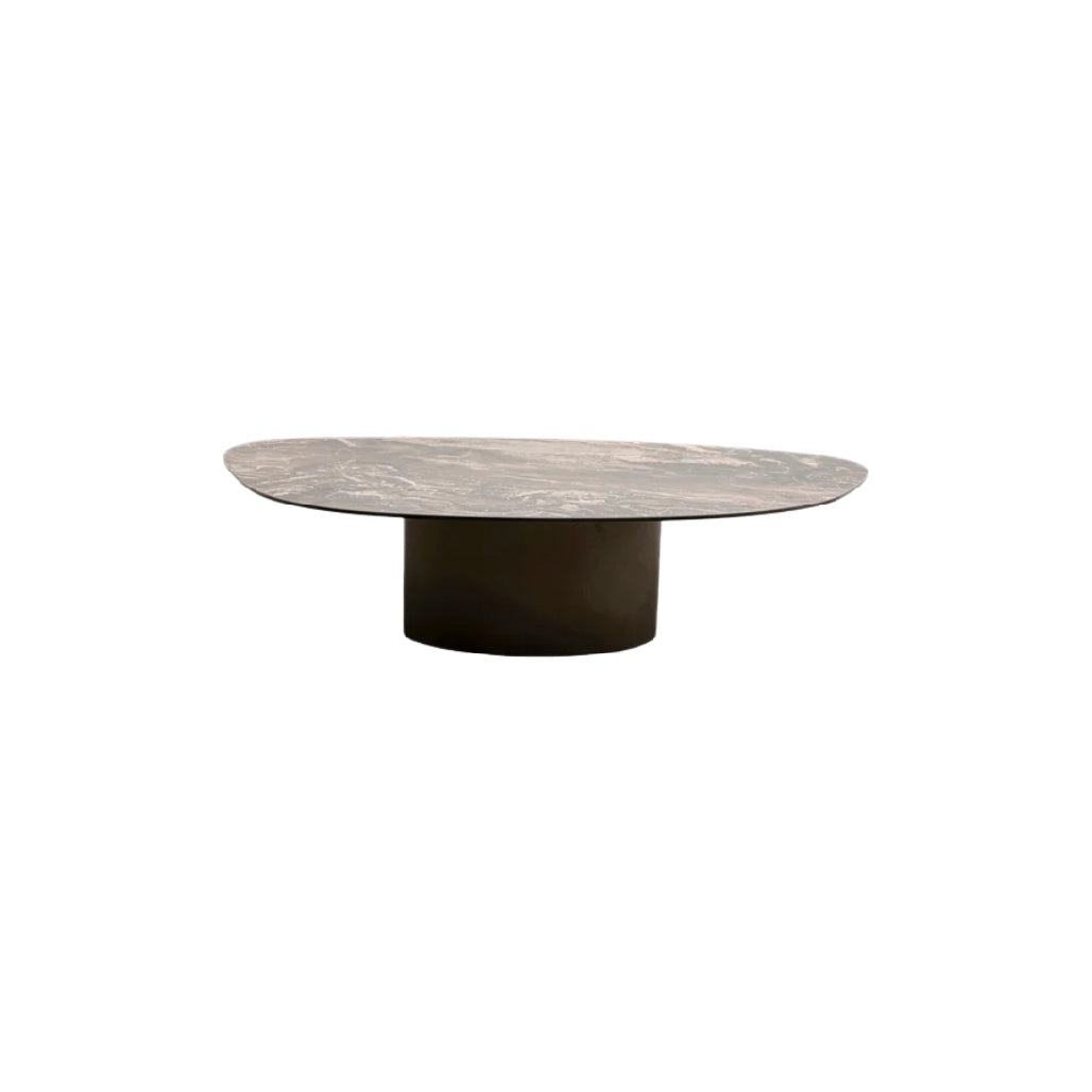 Eleganter runder Couchtisch aus Marmor mit modernem Design